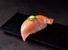 U330 トロサーモン(1貫)