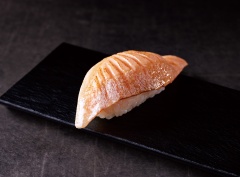 U331 炙りトロサーモン(1貫)