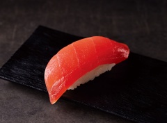 U338 厚切りマグロ(1貫)